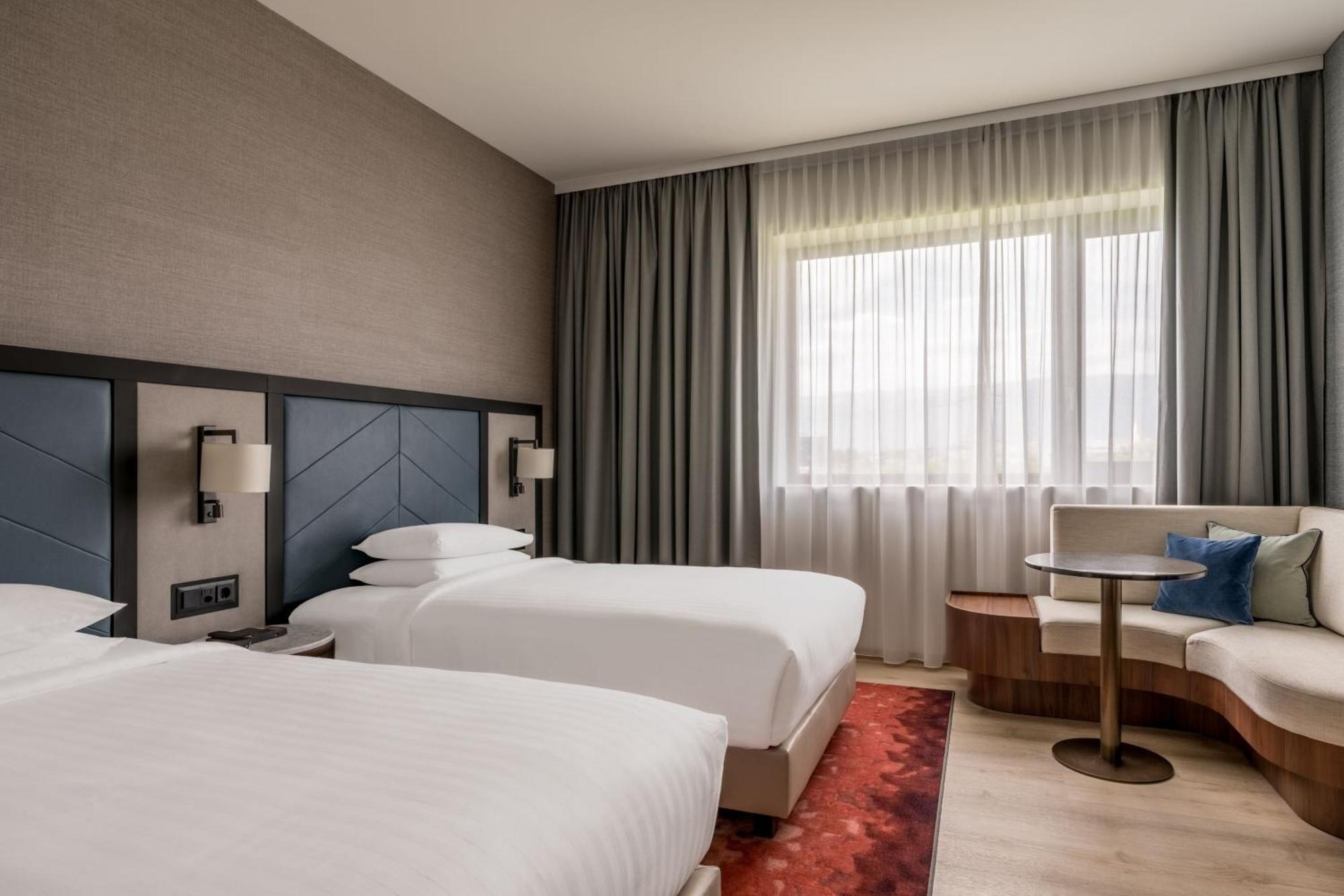 Geneva Marriott Hotel Мейрин Екстериор снимка