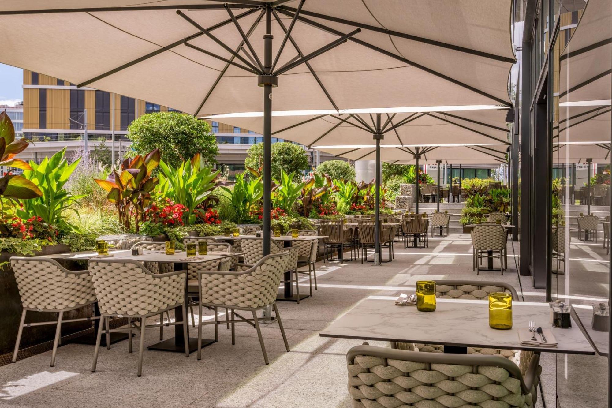 Geneva Marriott Hotel Мейрин Екстериор снимка